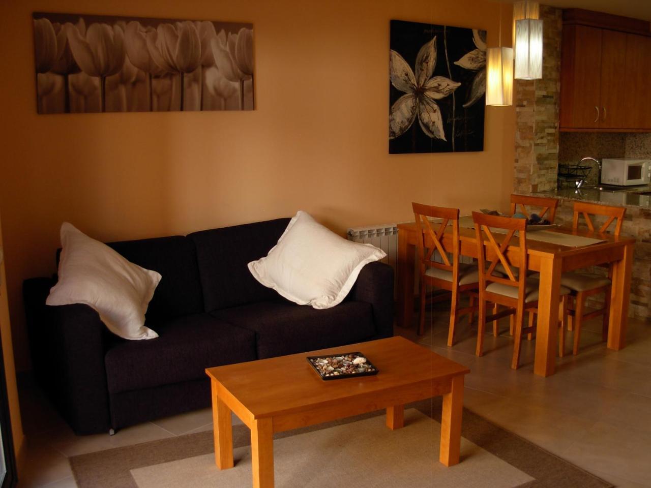 Cal Ribero Aparthotel Vilanova De La Sal Exterior photo